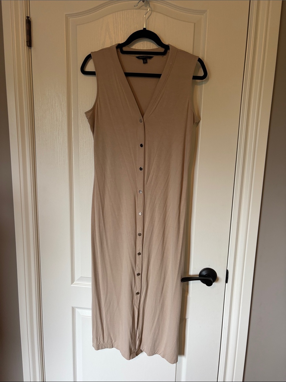 Banana Republic Sleeveless Midi Dress in Beige